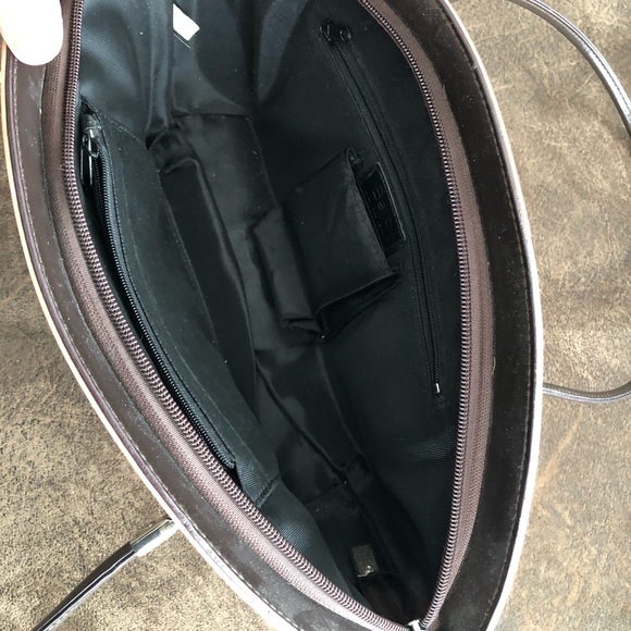 BEIJO - London*Paris*New York - Peachy Patent Purse with sturdy handles - Picture 6 of 11